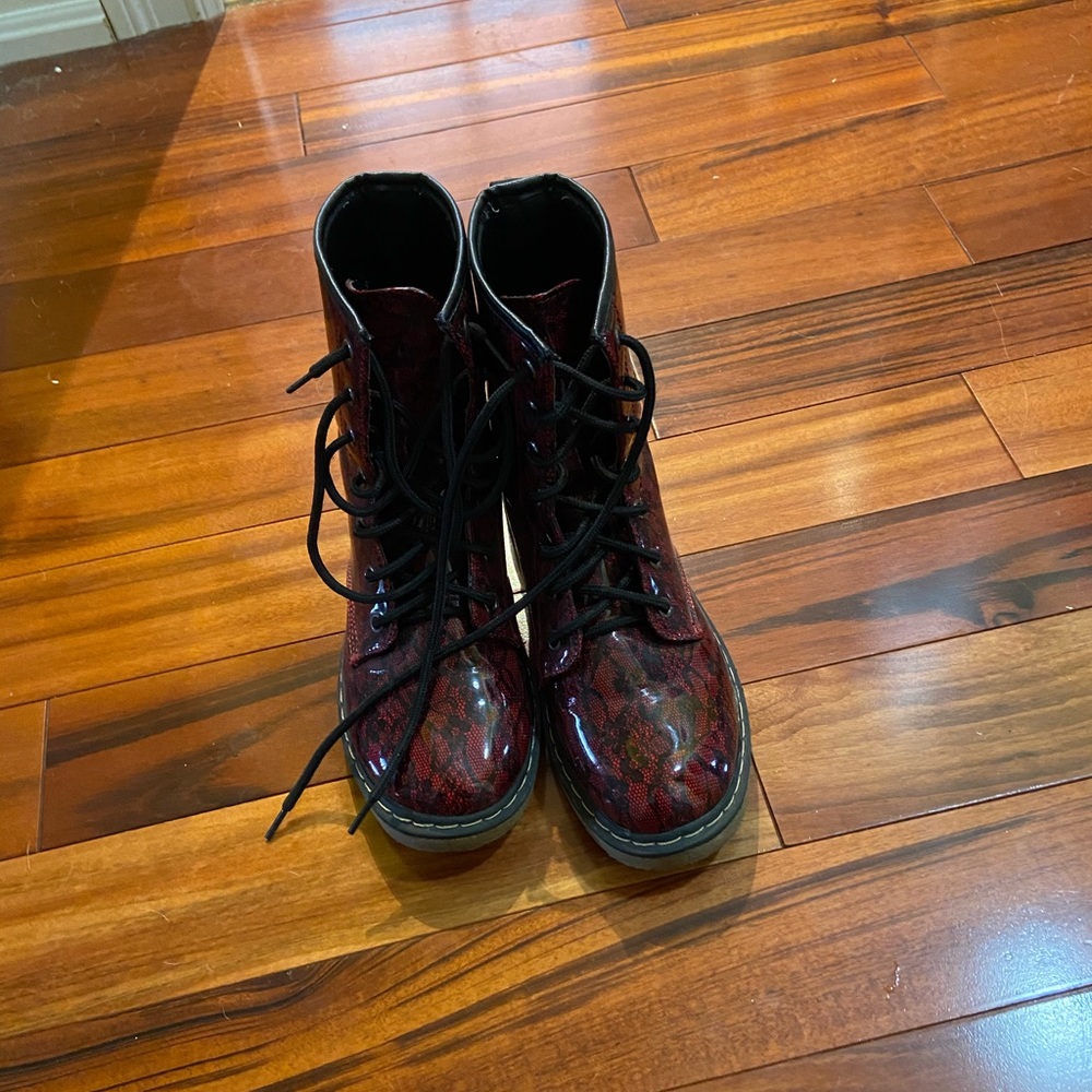 Combat boots 6.5
